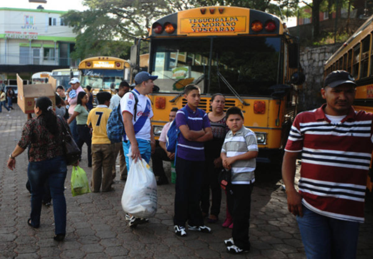 Éxodo de viajeros en la capital de Honduras