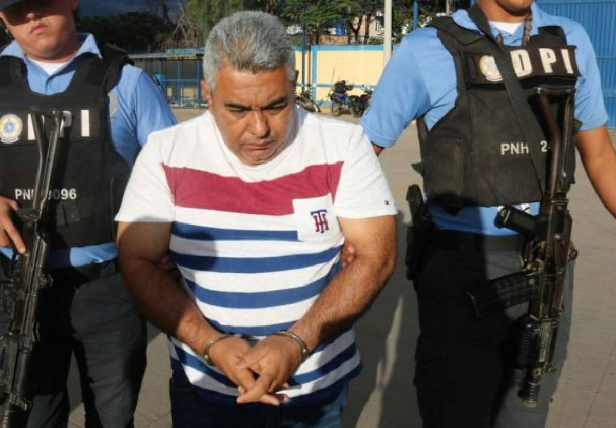 Autoridades presentan a exfuncionario detenido por delito de estafa en Juticalpa