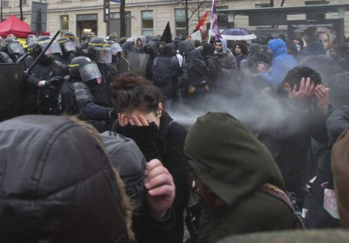 Huelgas y manifestaciones en Francia contra política del presidente Hollande  