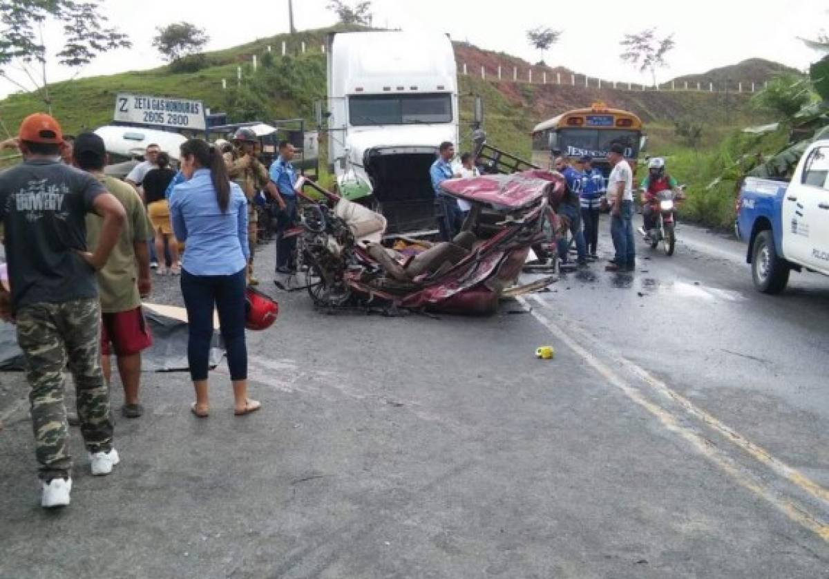 A seis sube número de víctimas de aparatoso accidente de tránsito en Esparta, Atlántida