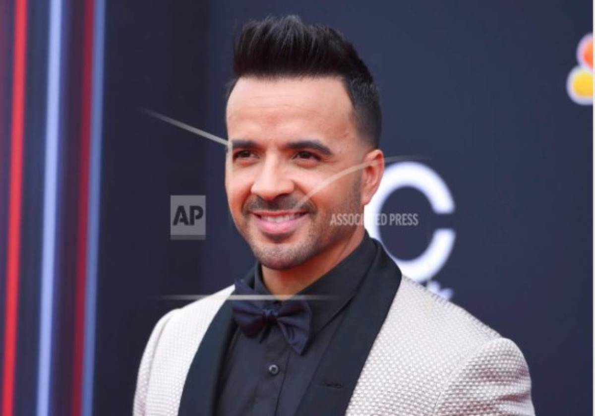 Luis Fonsi se pronuncia sobre niños migrantes encerrados en 'jaulas'