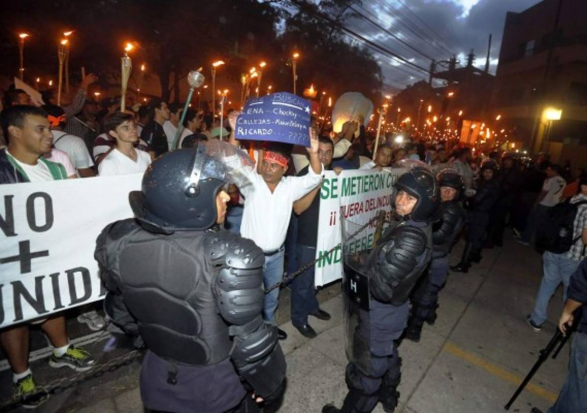 Marcha de las antorchas por cuarto viernes consecutivo