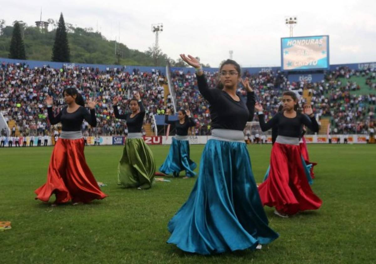 Una dosis de alabanza y adoración por Honduras