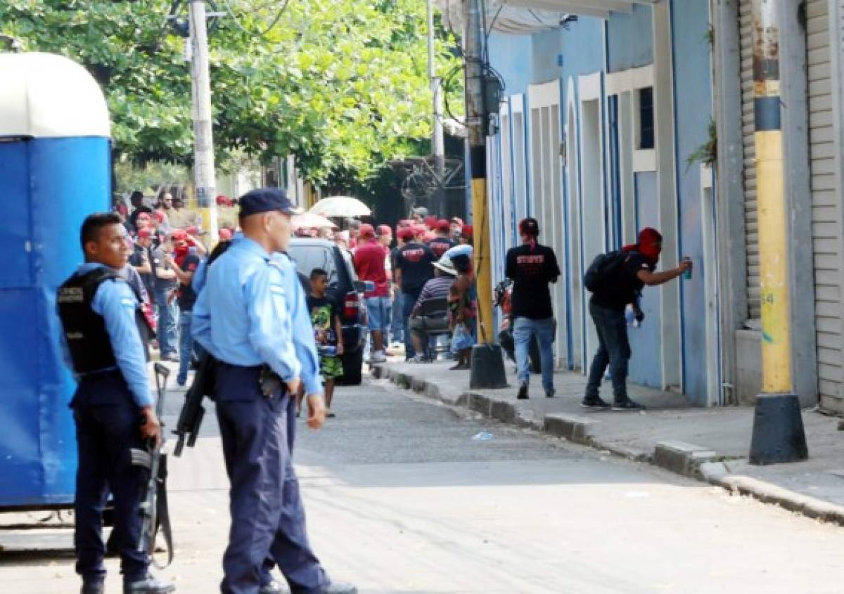 Piden acuerdo político contra personas enmascaradas durante protestas