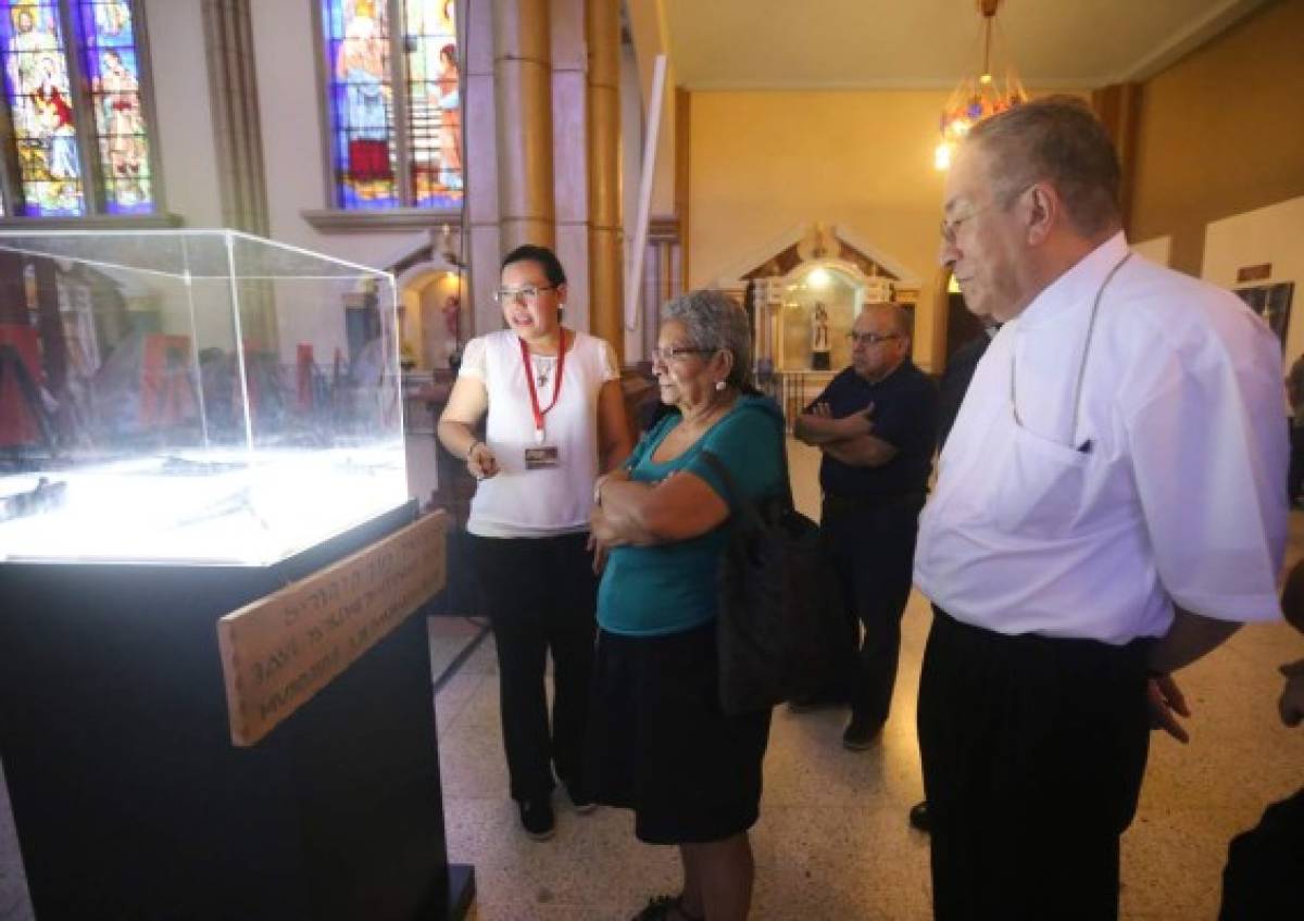 Basílica de Suyapa, llena de capitalinos que buscan conocer la Sábana Santa