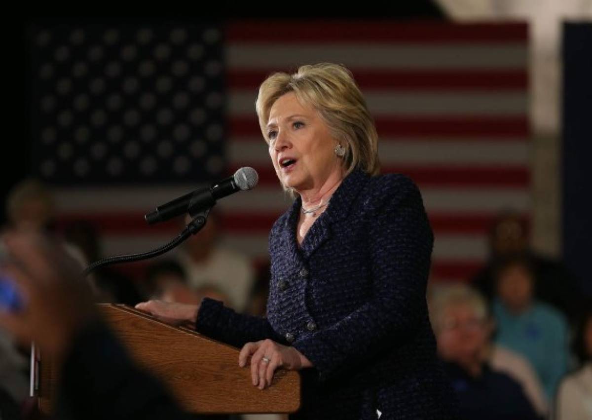 Hillary Clinton y los demócratas critican a Obama por deportaciones