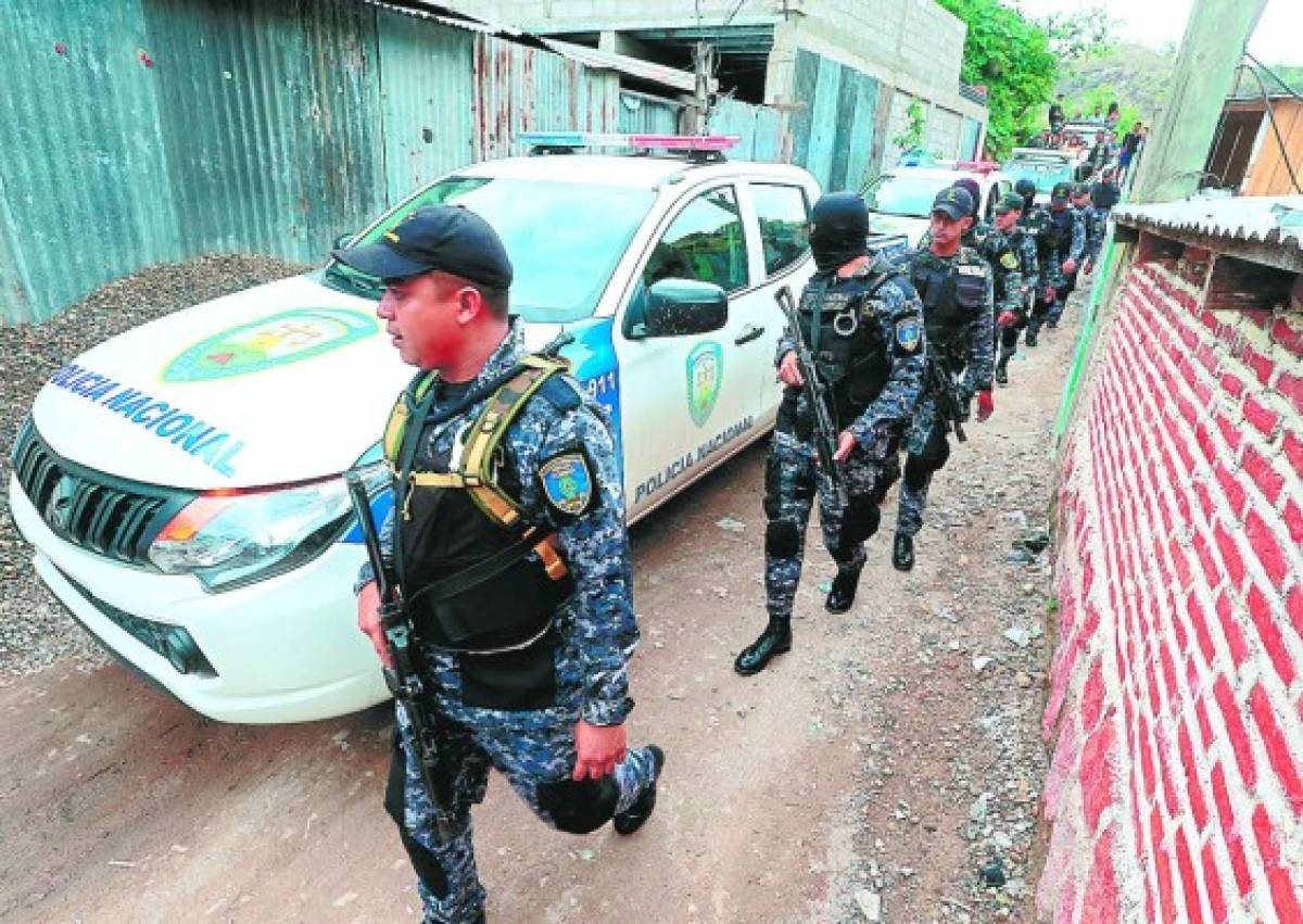 Familiares acusan a policías encubiertos de matar a padre de joven asesinado en colonia Villa Nueva