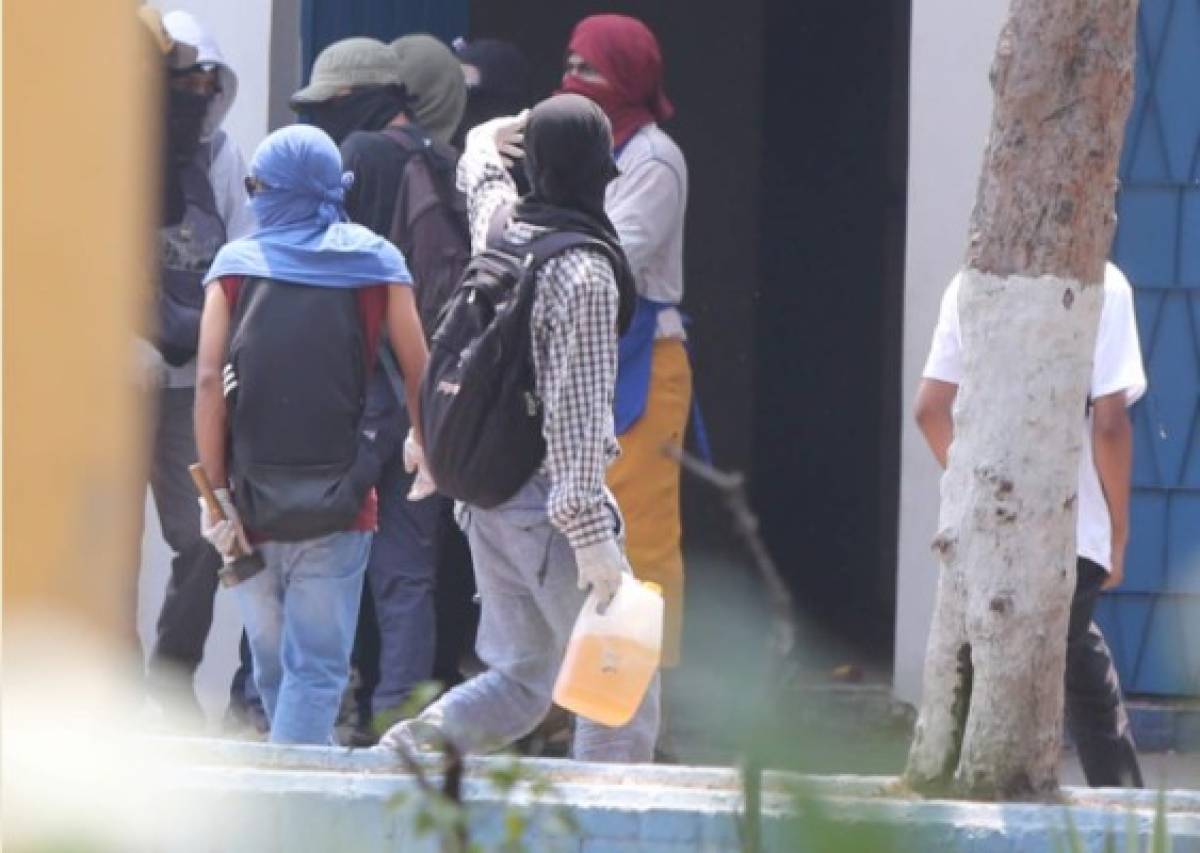 Piden acuerdo político contra personas enmascaradas durante protestas