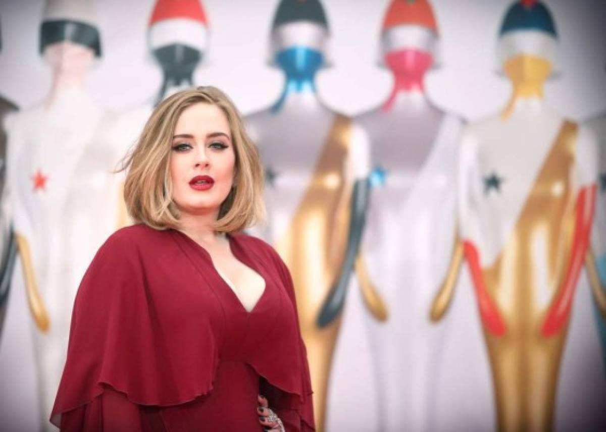 adele cumple 32 años con una vida destinada al éxito