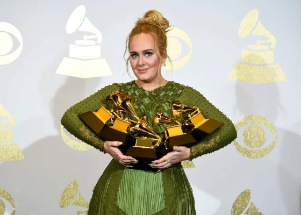 adele cumple 32 años con una vida destinada al éxito