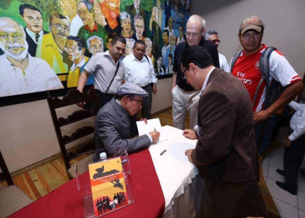 El historiador Mario Argueta presentó libro en la Universidad Pedagógica Nacional