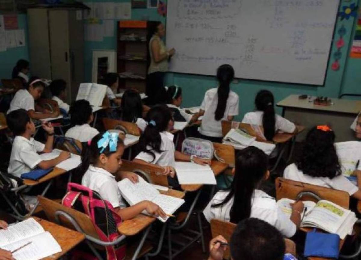 Secretaría de Educación definirá junto a técnicos el futuro de año escolar