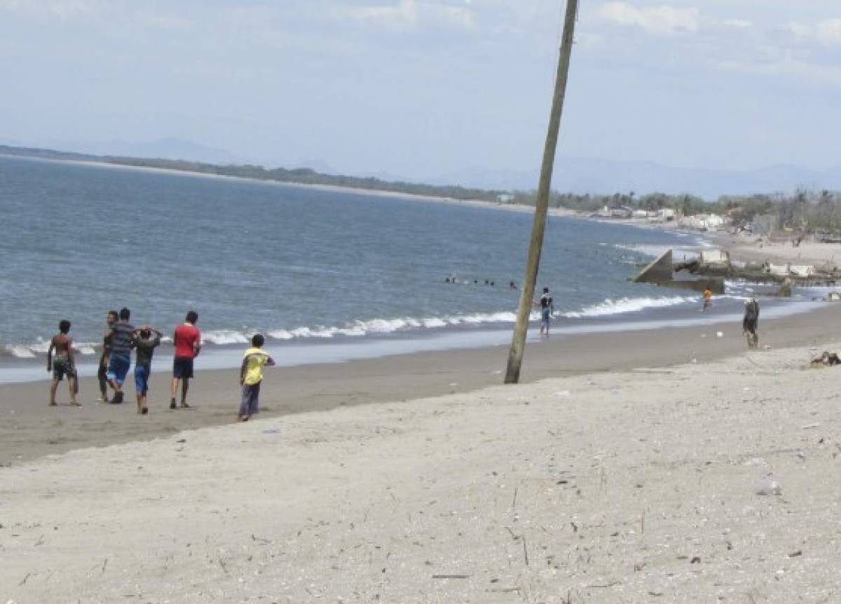 Gobierno apoyará limpieza de las playas de Marcovia