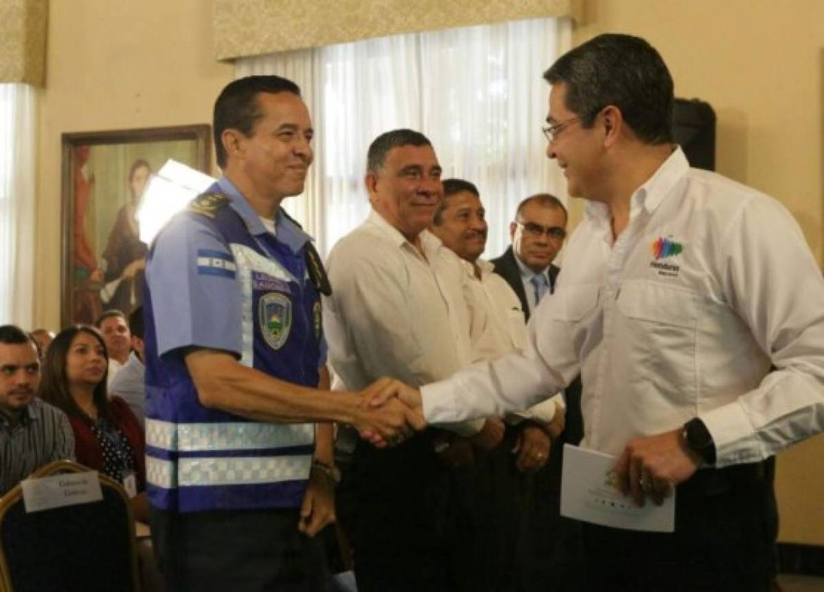 Presidente Hernández sanciona nueva Ley de Incentivo al Transporte