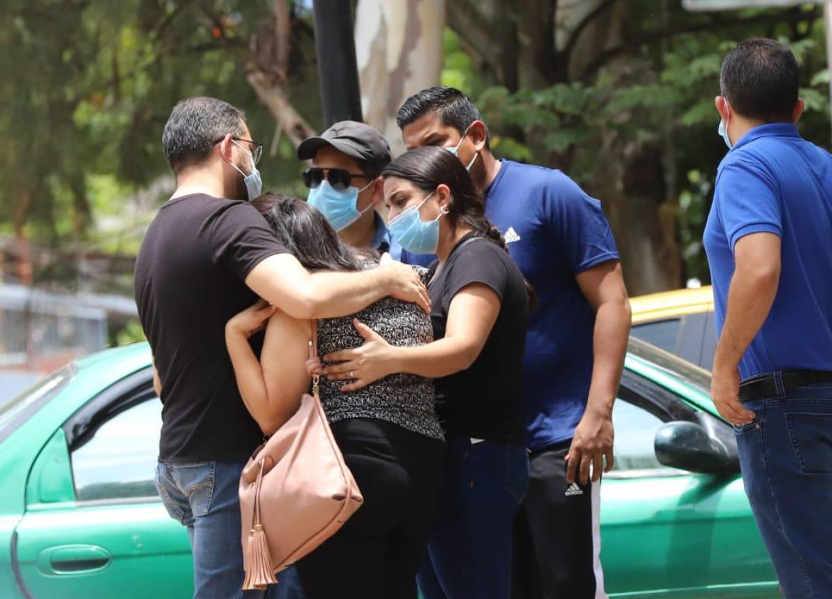 La familia llegó este miércoles a recoger los restos mortales de Cruz.