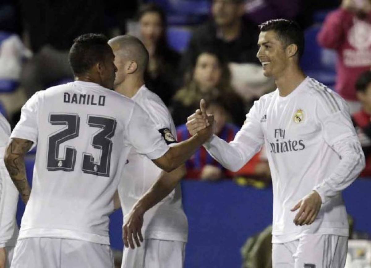 El Real Madrid toma aire al ganar al Levante