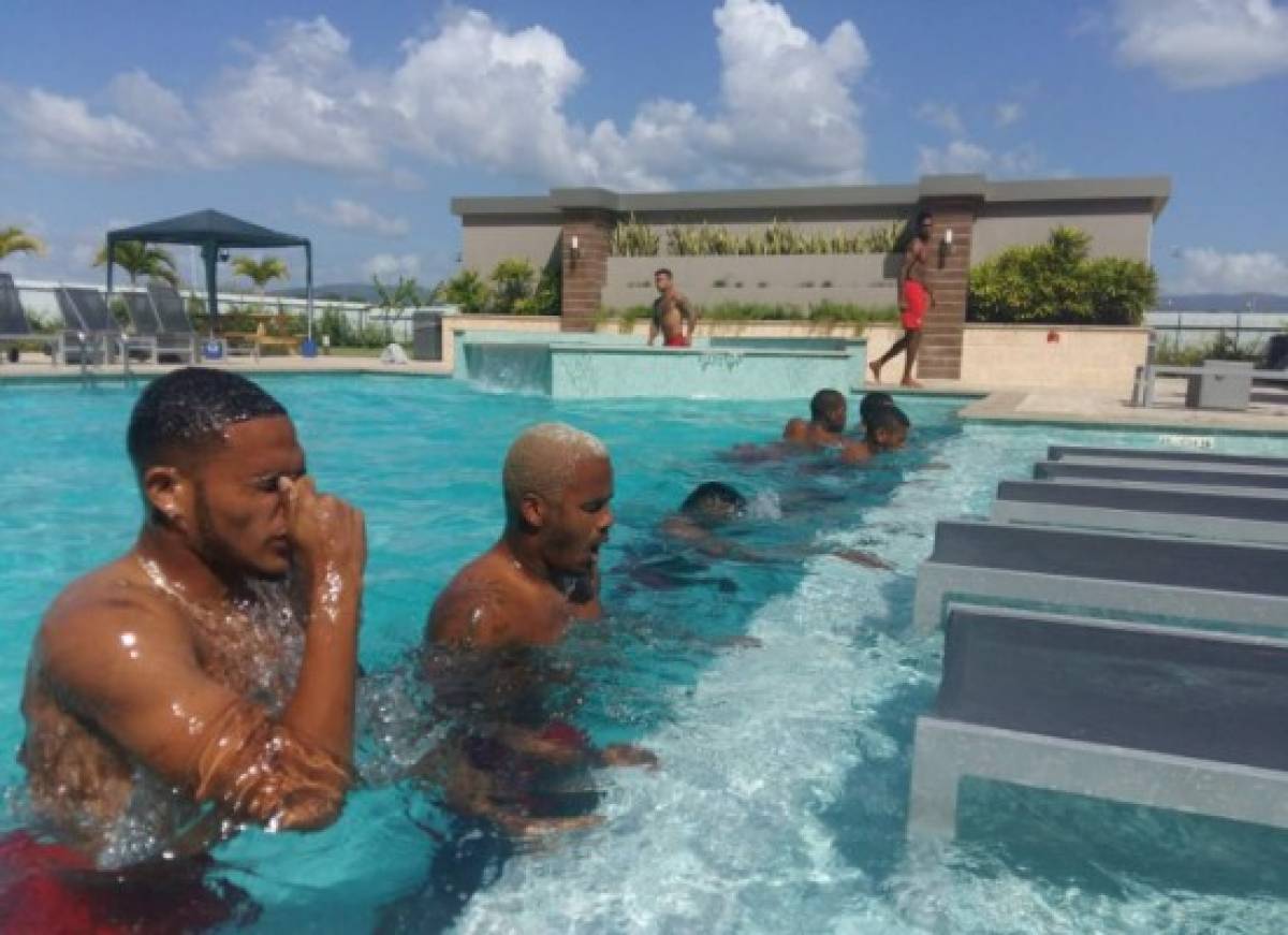 En la mañana, los Canaleros hicieron trabajo en piscina.