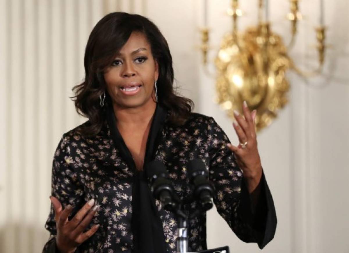 Suspendida funcionaria por mensaje sobre Michelle Obama