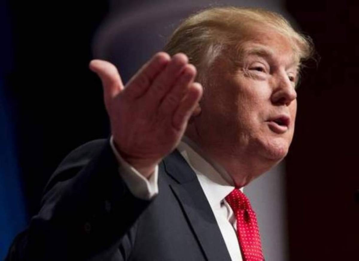 Donald Trump arremete e insulta vulgarmente a Hillary Clinton