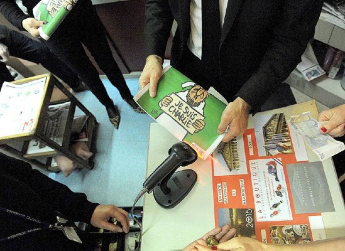 Agotada primera edición de Charlie Hebdo tras atentado