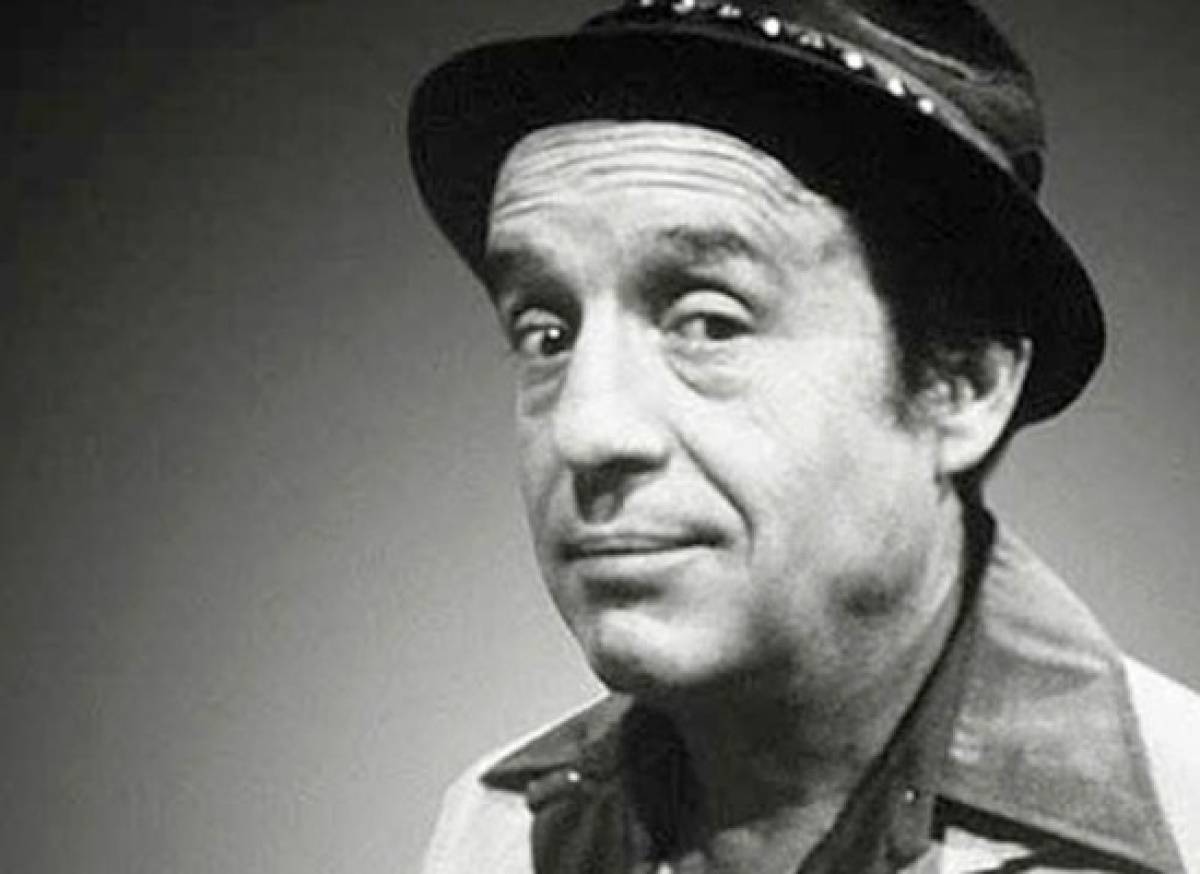 La comedia está desamparada, Chespirito ha muerto