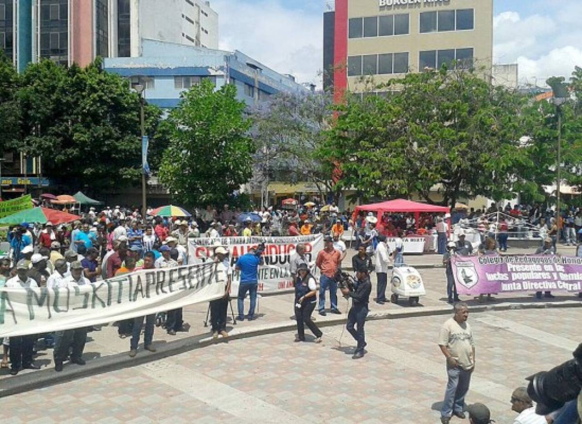 Concurrida afluencia obrera en el Día del Trabajo en la capital hondureña