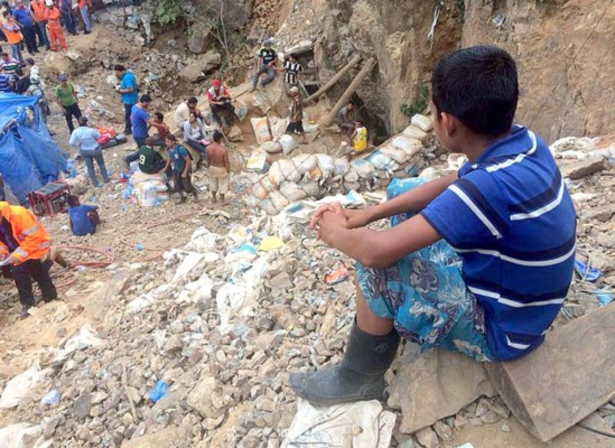 Choluteca: Tres de los 11 mineros soterrados dan señales de vida