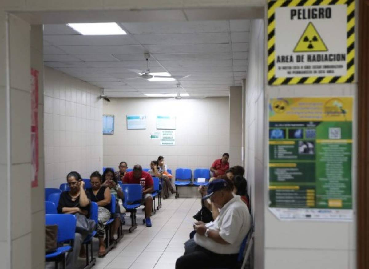 Honduras: Falta material para radiografías en el IHSS