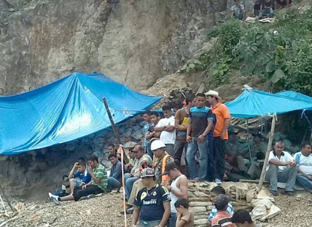 Honduras: Continúa el rescate de los 11 mineros atrapados en El Corpus