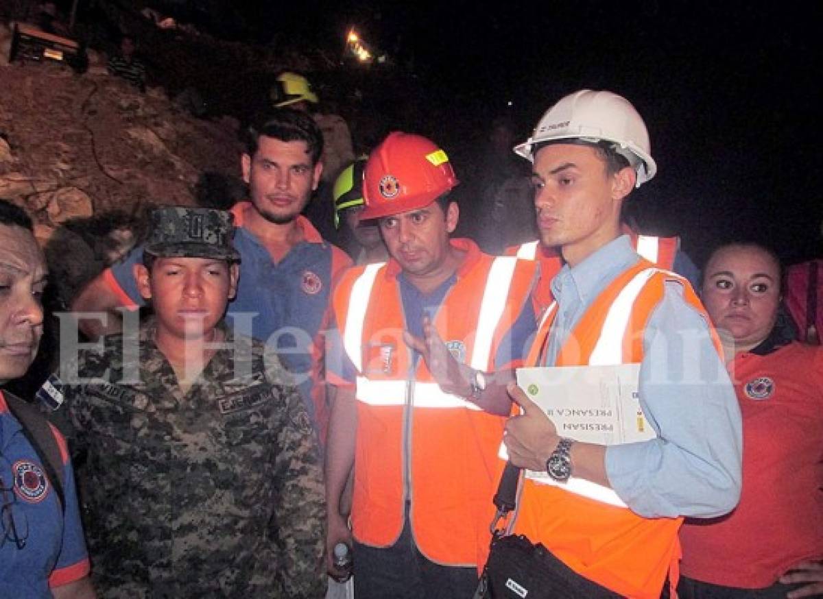 Ardua labor de rescate de mineros soterrados