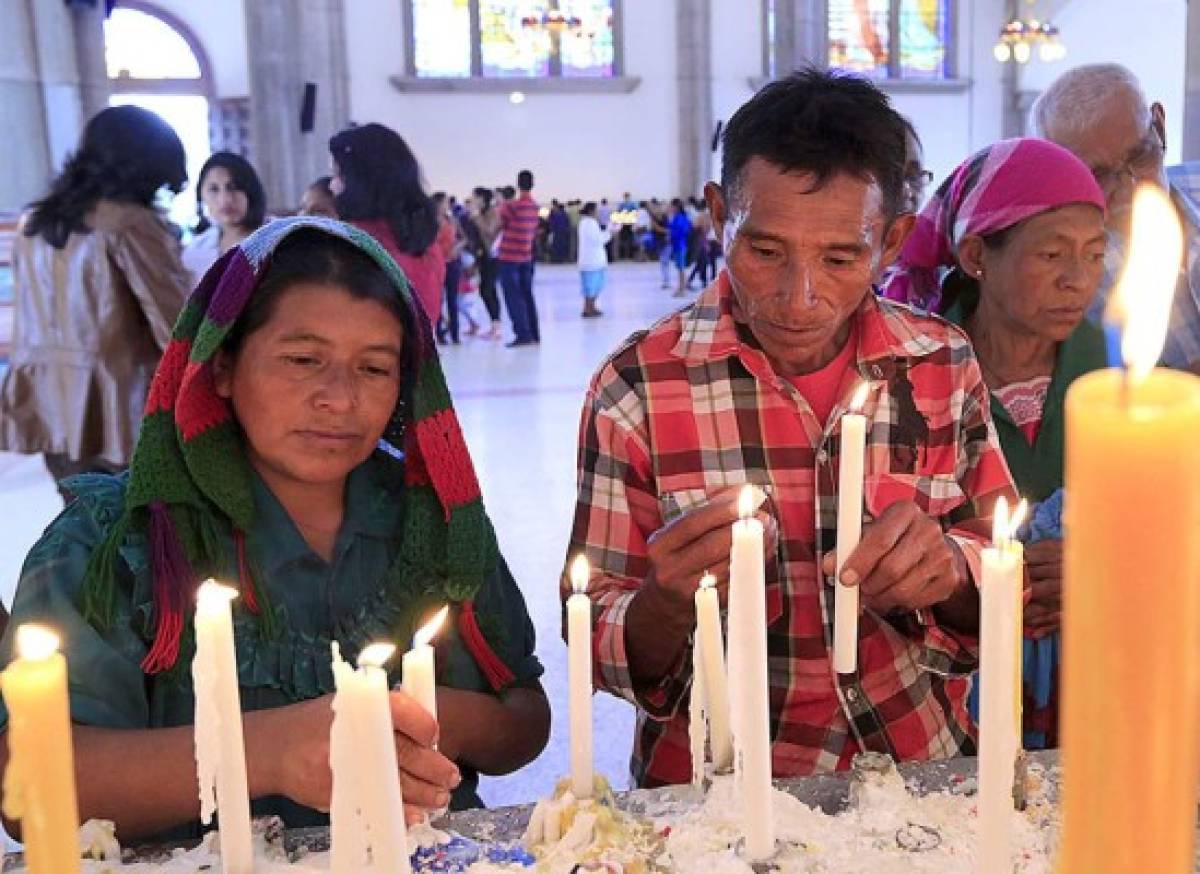 Honduras a los pies de la 'Morenita'