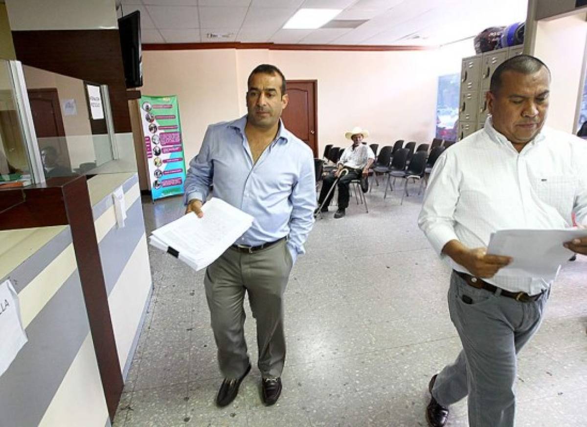 Diputado denuncia falsificación de firma