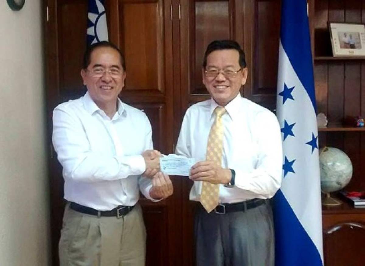 Taiwán dona $30 mil a secretaría hondureña