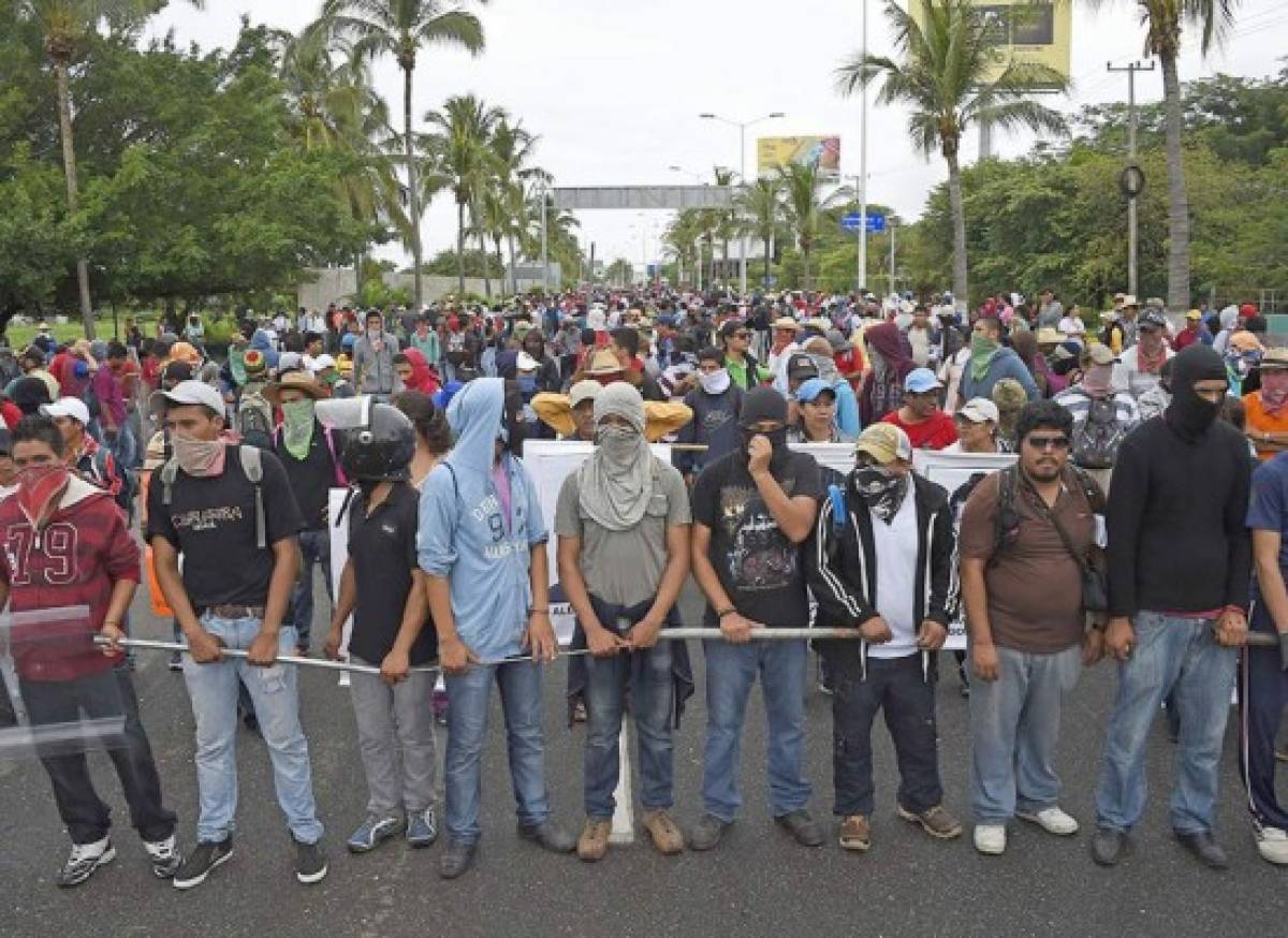 Choque entre manifestantes y policías en México