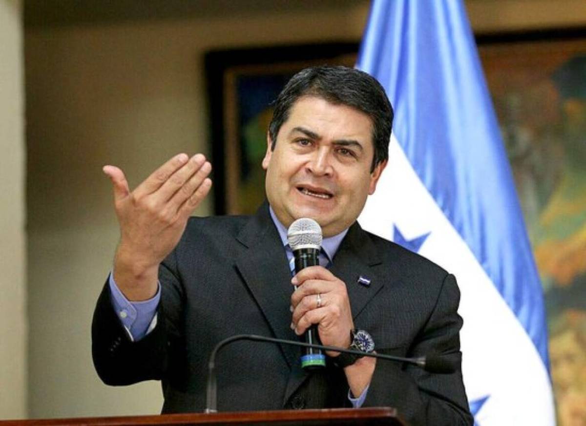 Presidente Hernández exige pagar aumento al salario mínimo