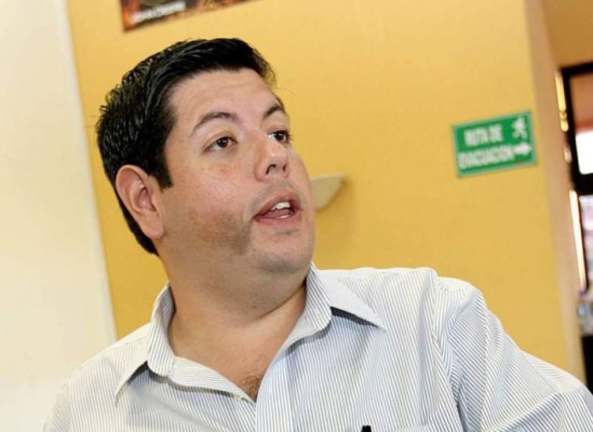 Hermano de Lena salió 'volado' de reunión