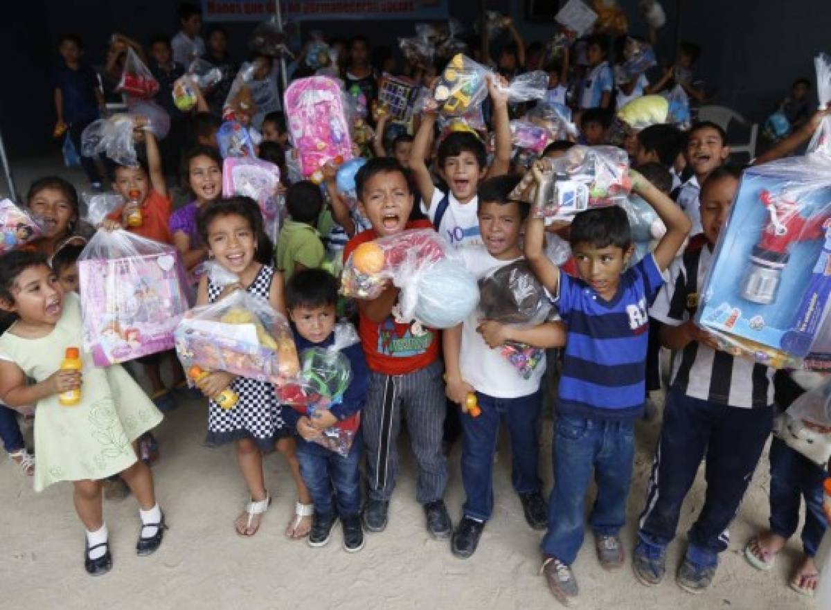 Arranca jornada de sonrisas a cambio de juguetes