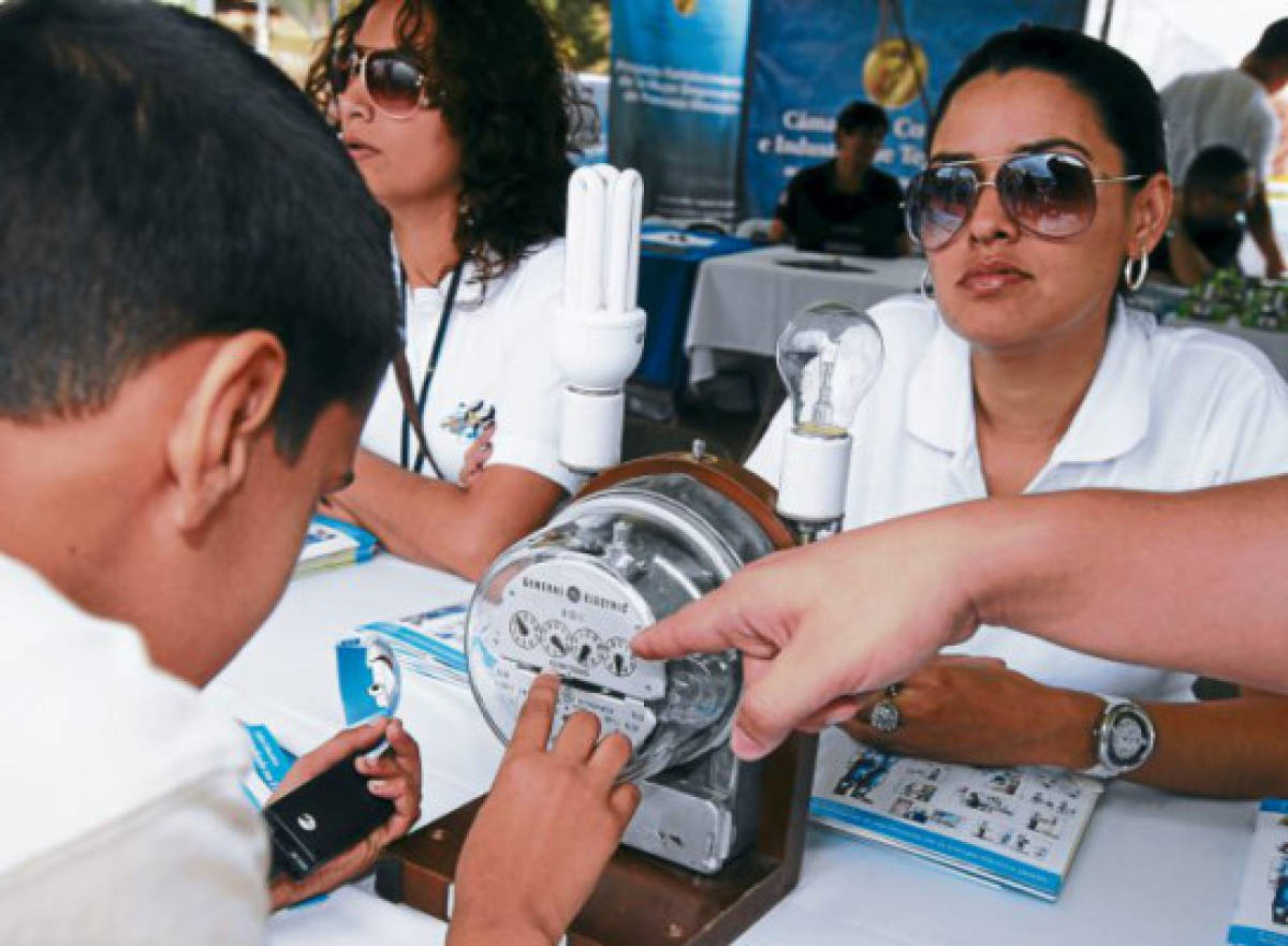 ¿Cómo conocer el consumo de electricidad en tu hogar?