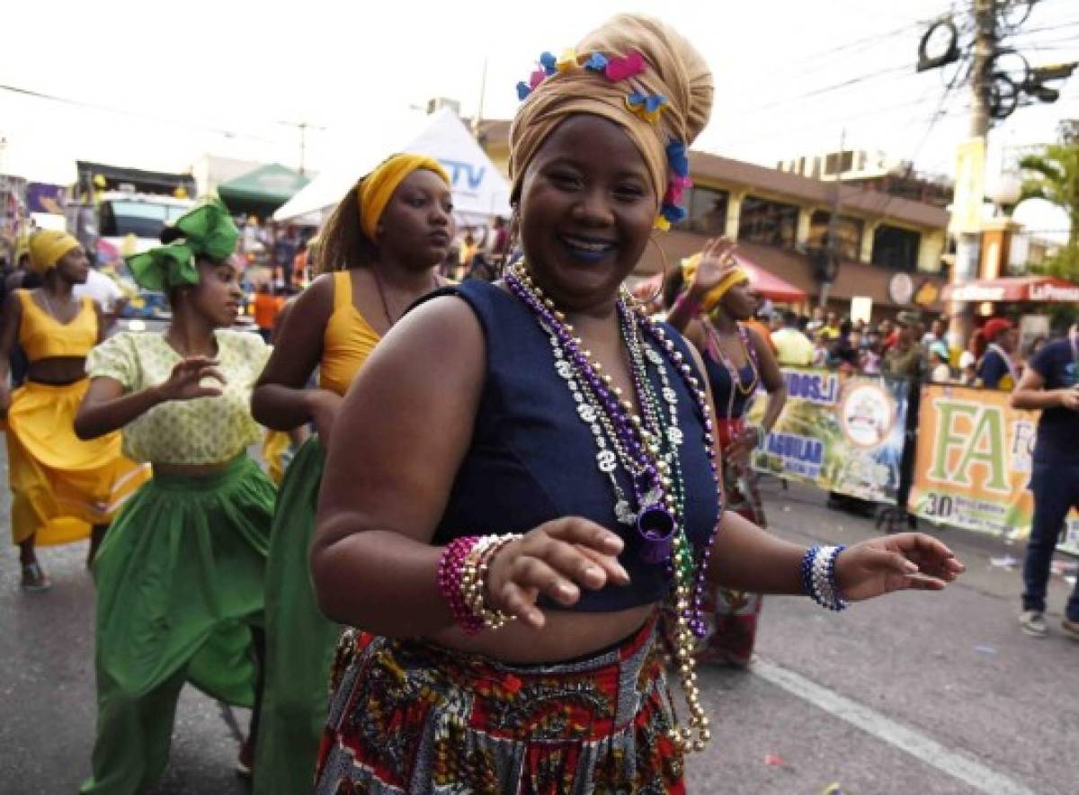 Una verdadera fiesta se vivió en el carnaval de La Ceiba