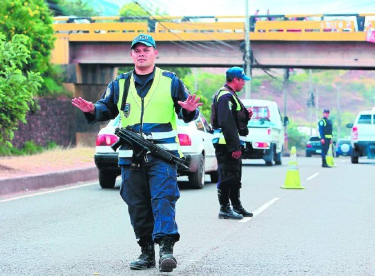 Tránsito solo dispone de un agente por cada 1,363 vehículos