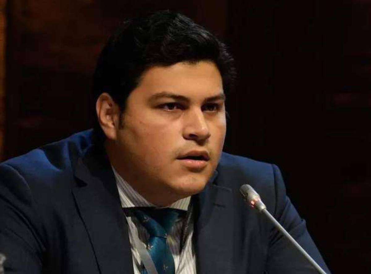 Prepotencia de Marlon Ochoa desvanece posibilidad de Libre de lograr consensos y aprobar Ley Tributaria