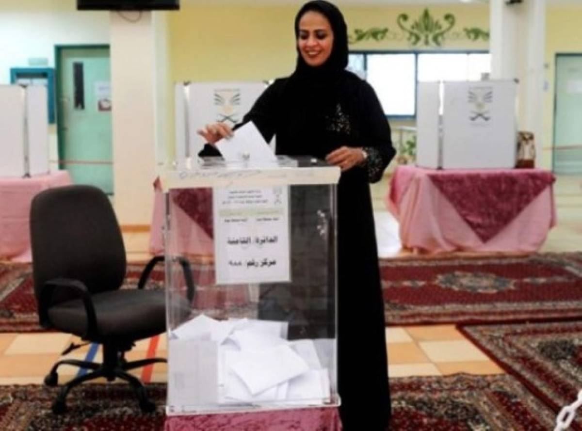 Arabia Saudita celebró las primeras elecciones con la participación de mujeres