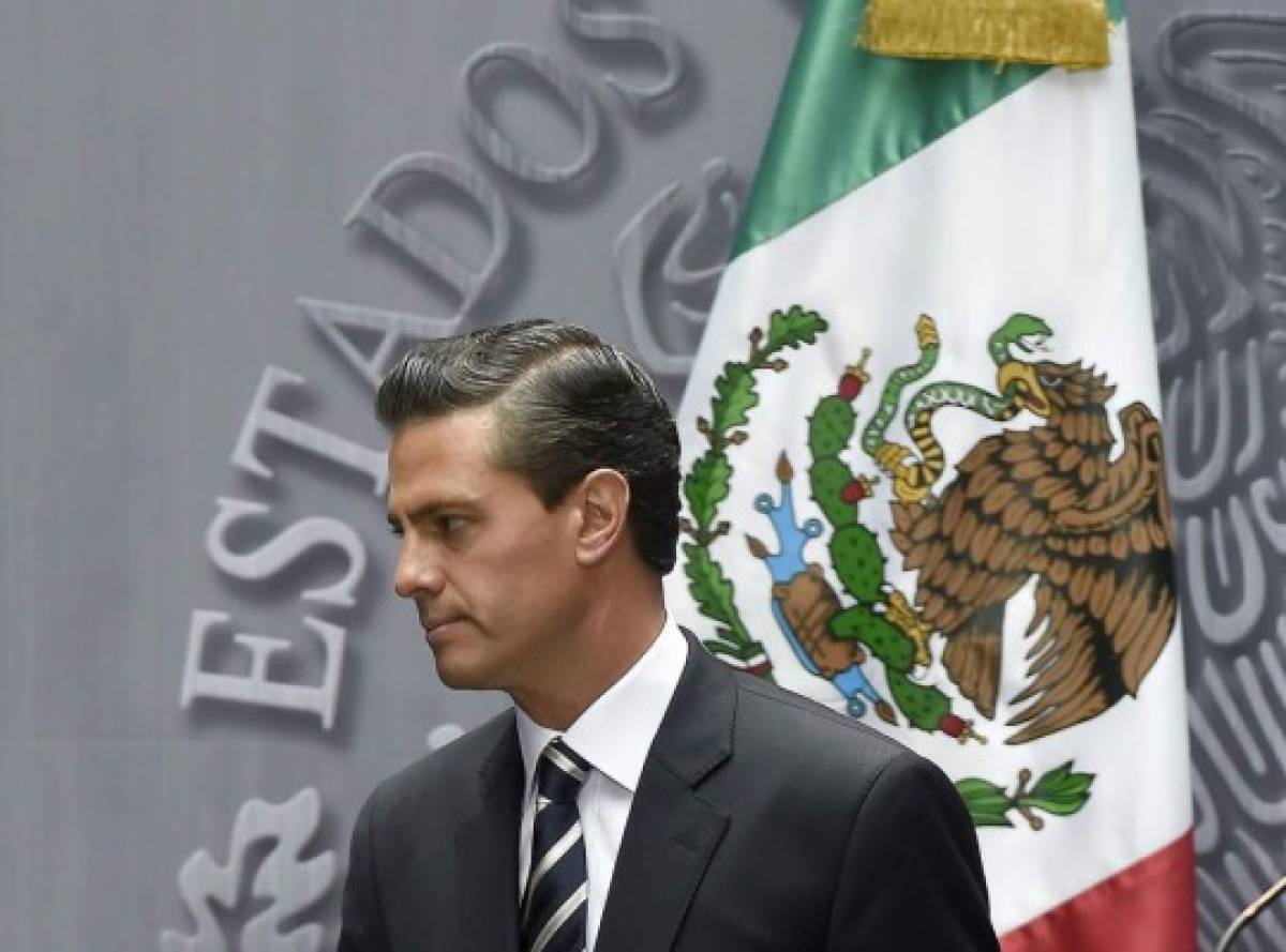 Peña Nieto se compromete a castigar a responsables de desaparición de estudiantes