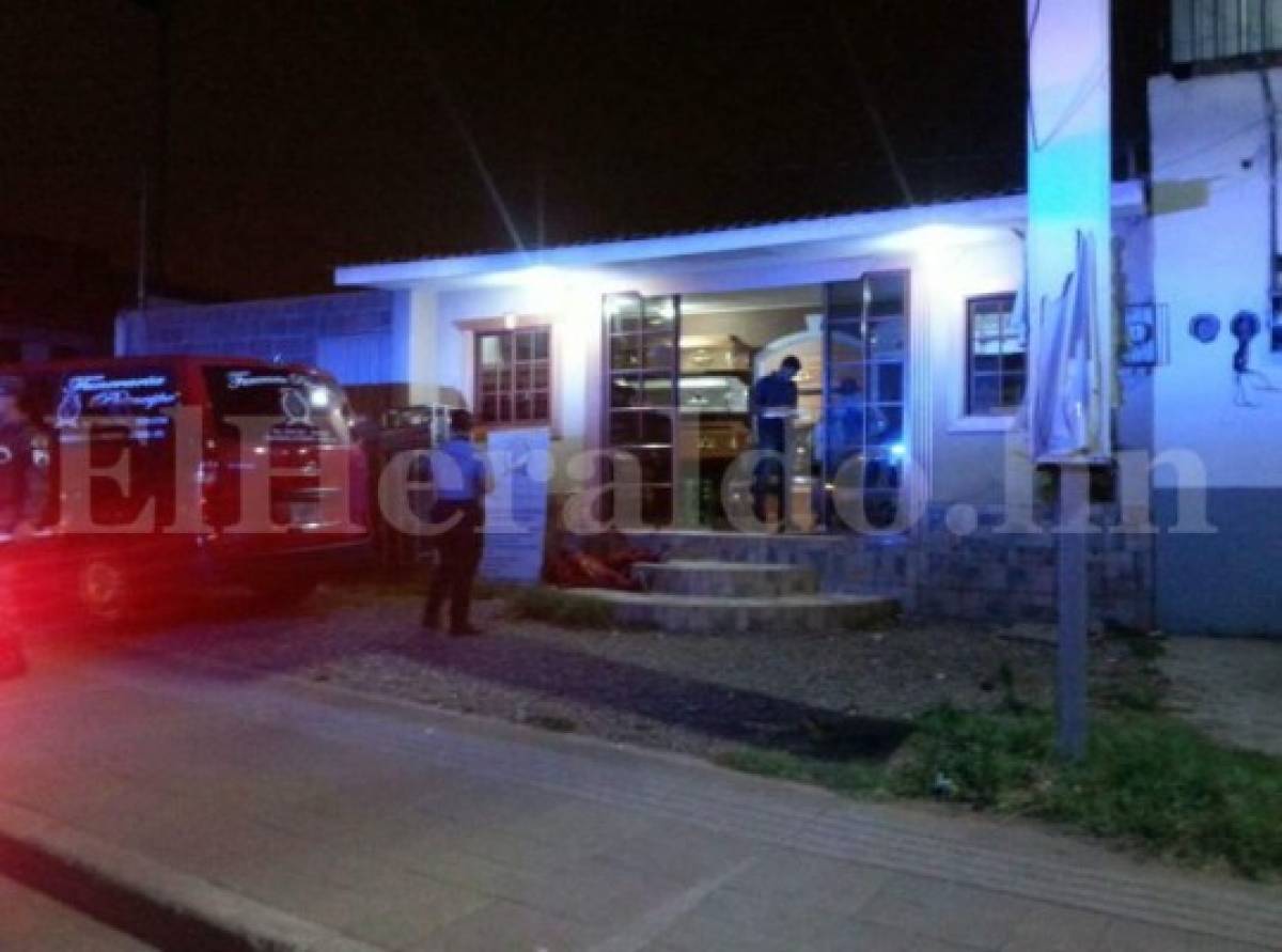 Matan empleada de funeraria en la puerta del negocio