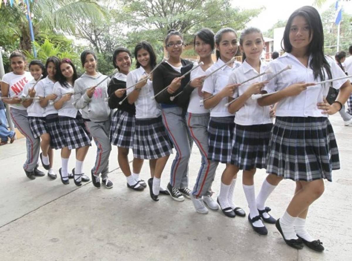 Escolares de primaria, listos para exaltar a la Patria