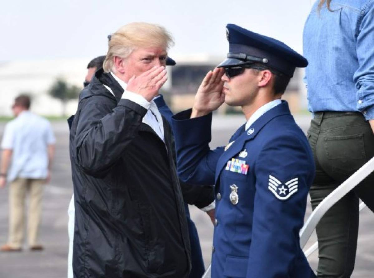 Donald Trump llegó a Texas para reunirse con los afectados por Harvey