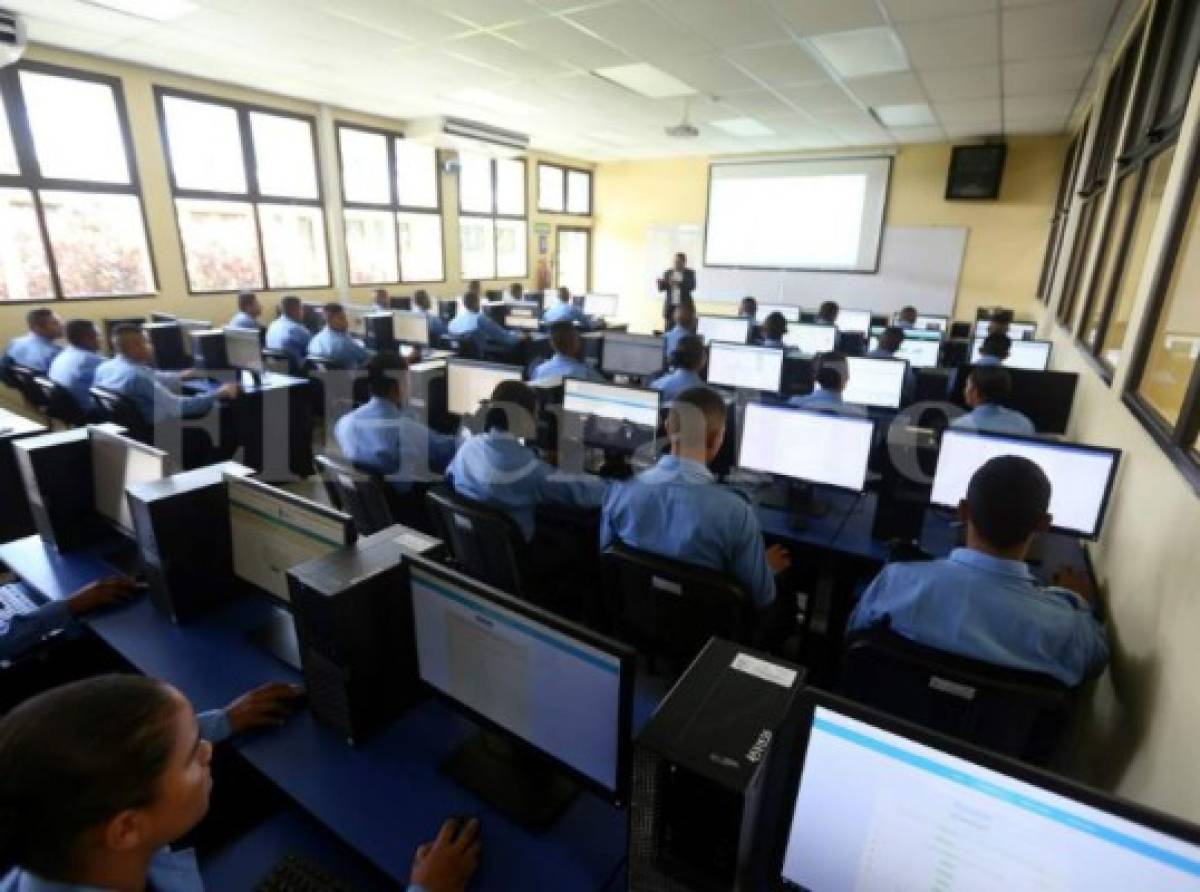 Policías salen listos del Instituto Técnico Policial para servir a la sociedad hondureña