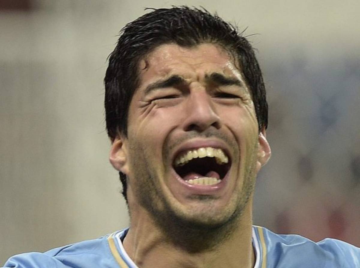 FIFA: Luis Suárez suspendido por 9 partidos y 4 meses  