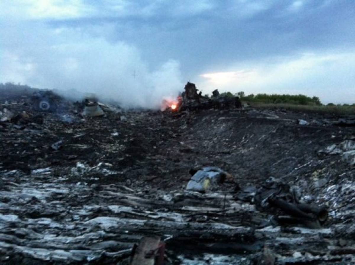 Se estrella avión malasio en Ucrania