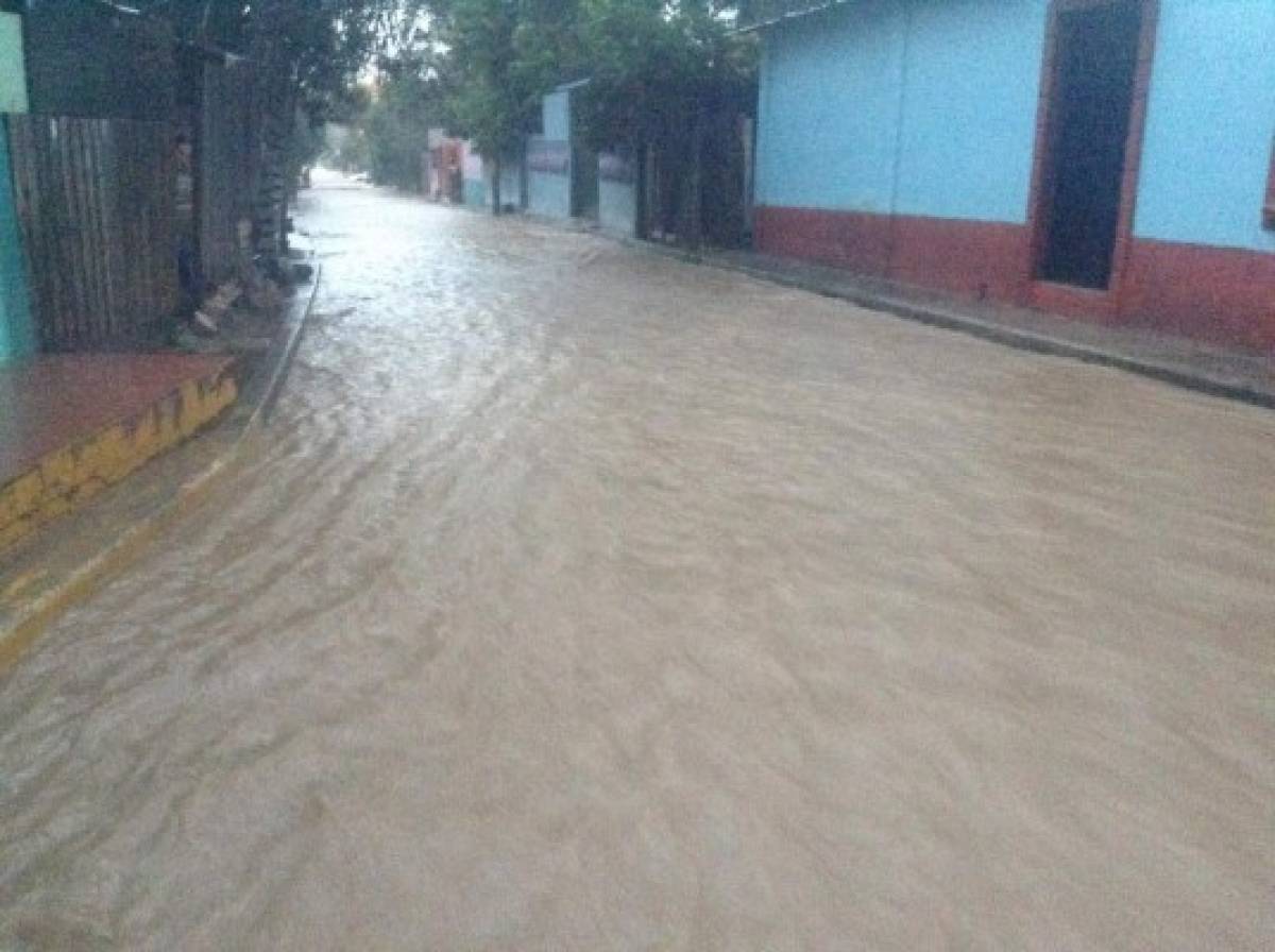 Inundaciones y deslaves en Comayagua por fuertes lluvias